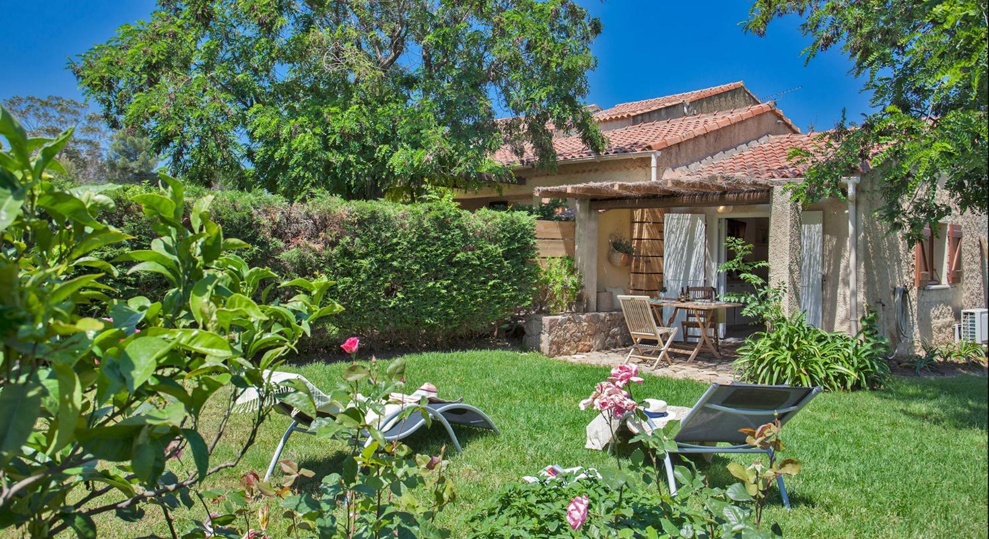 Residence Acquavital Καλβί Εξωτερικό φωτογραφία