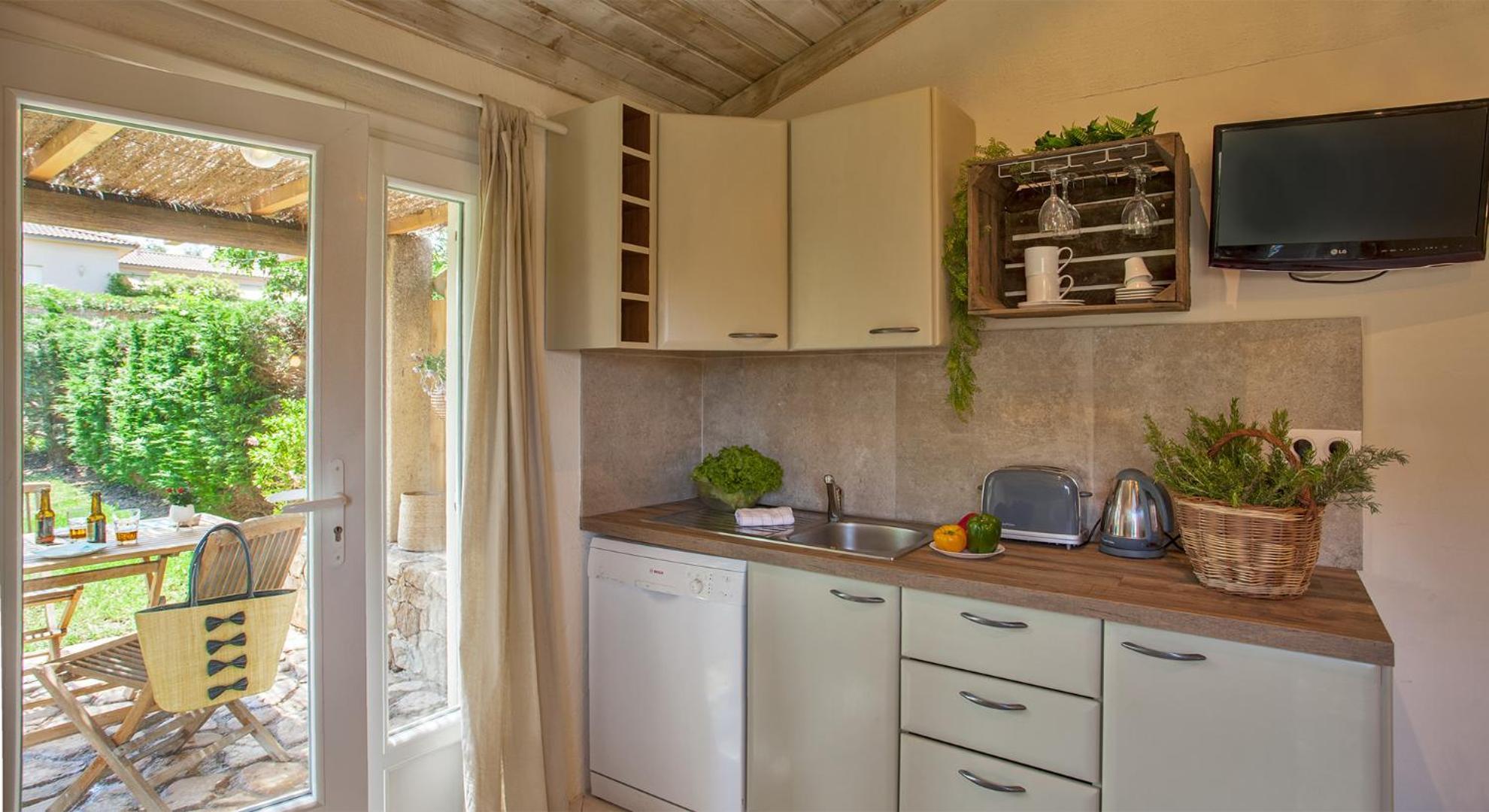 Residence Acquavital Καλβί Εξωτερικό φωτογραφία
